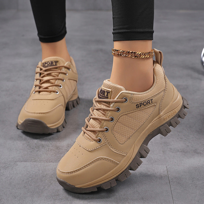 Herren nan robuster Schnür-Freizeitsneaker mit tiefem Stollenprofil, gepolstertem Schaft und praktischer Zuglasche R&B