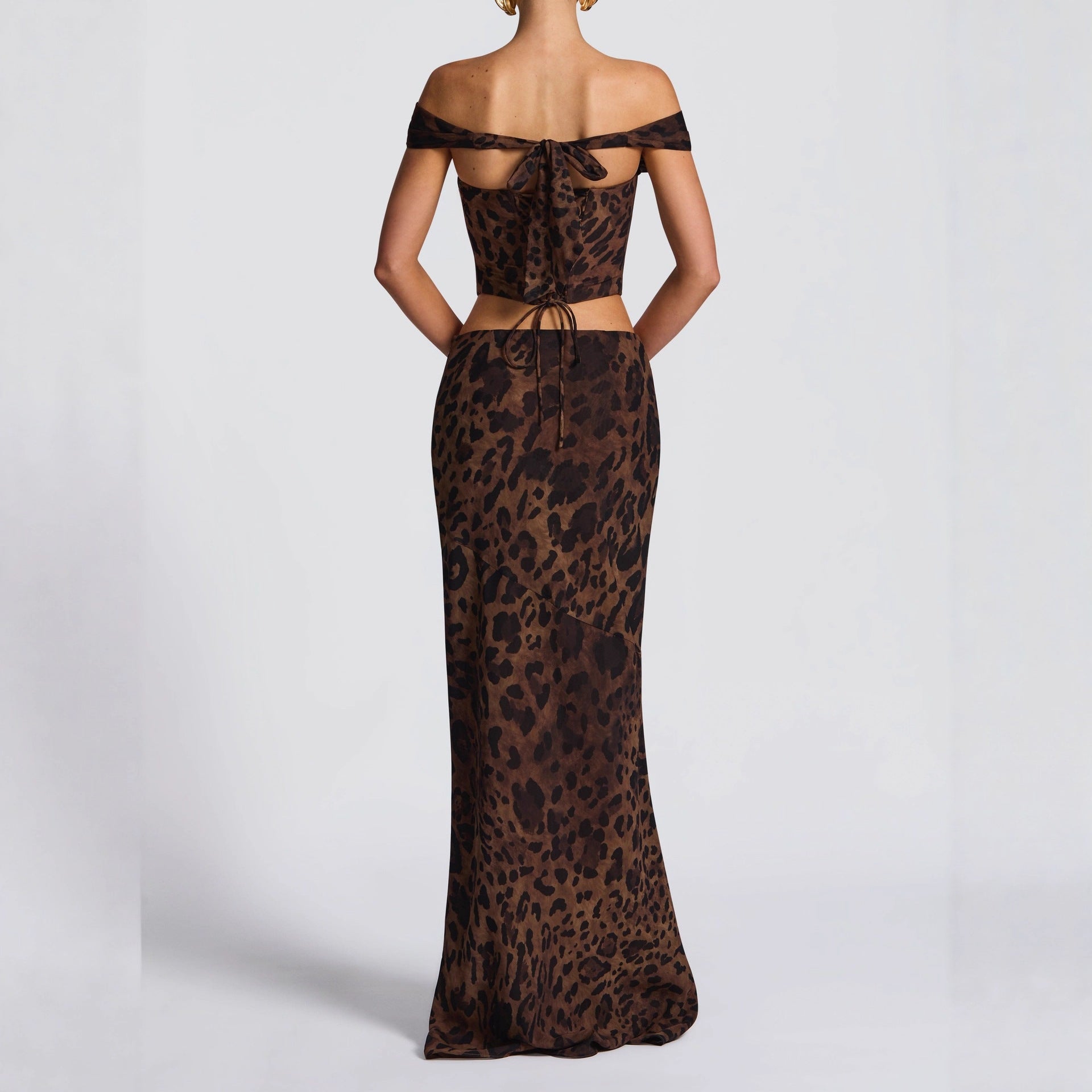 Damen Elegantes Maxikleid mit schulterfreiem Design und Leopardenmuster R&B