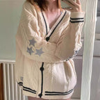 Damen Grob gestrickte Cardigan mit Sternenapplikationen und Knopfverschluss R&B