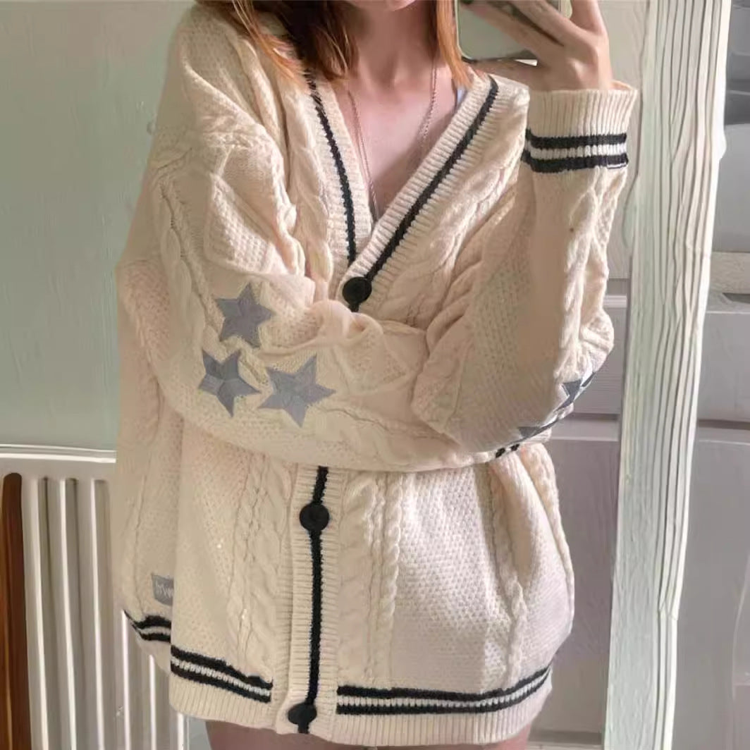 Damen Grob gestrickte Cardigan mit Sternenapplikationen und Knopfverschluss R&B