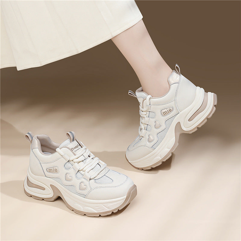 Damen Sportliche Chunky Sneakers mit Herz-Details und dämpfender Sohle R&B