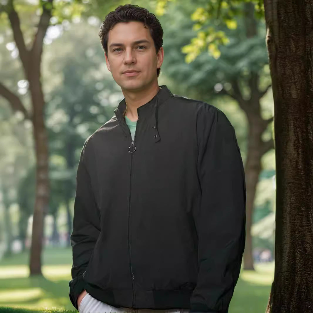 Herren leichte Übergangsjacke mit hochgeschlossenem Kragen und seitlichen Taschen R&B