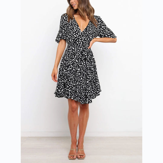 Damen Wickelkleid mit großzügigen Volant-Ärmeln und wunderschönem Animal-Print R&B