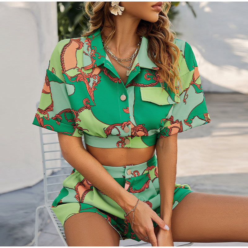 Damen Set mit Kurzarmbluse und hochtaillierten Shorts im trendigen Design R&B