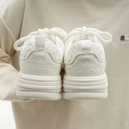 Damen Sportliche Sneakers mit detaillierter Struktur und atmungsaktiver Oberflächenstruktur R&B