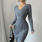 Damen Strickkleid mit Wickeloptik und eleganten Knopfdetails