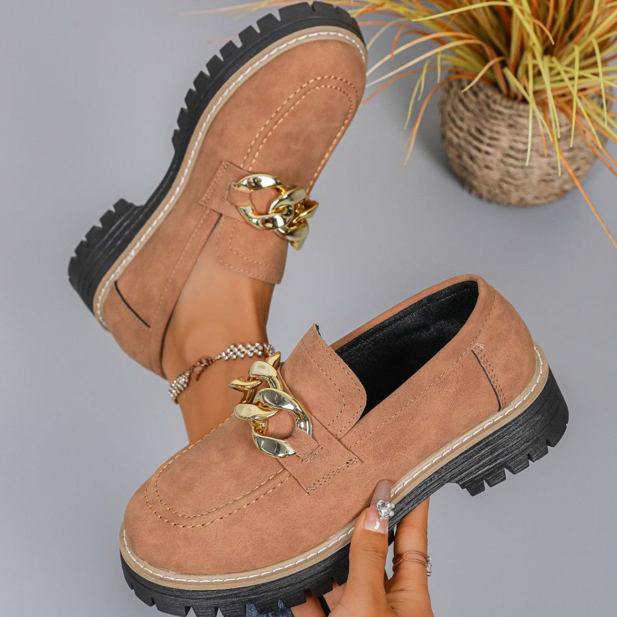 Damen modische Mokassins mit glänzendem Kettendetail und rutschfester Sohle R&B