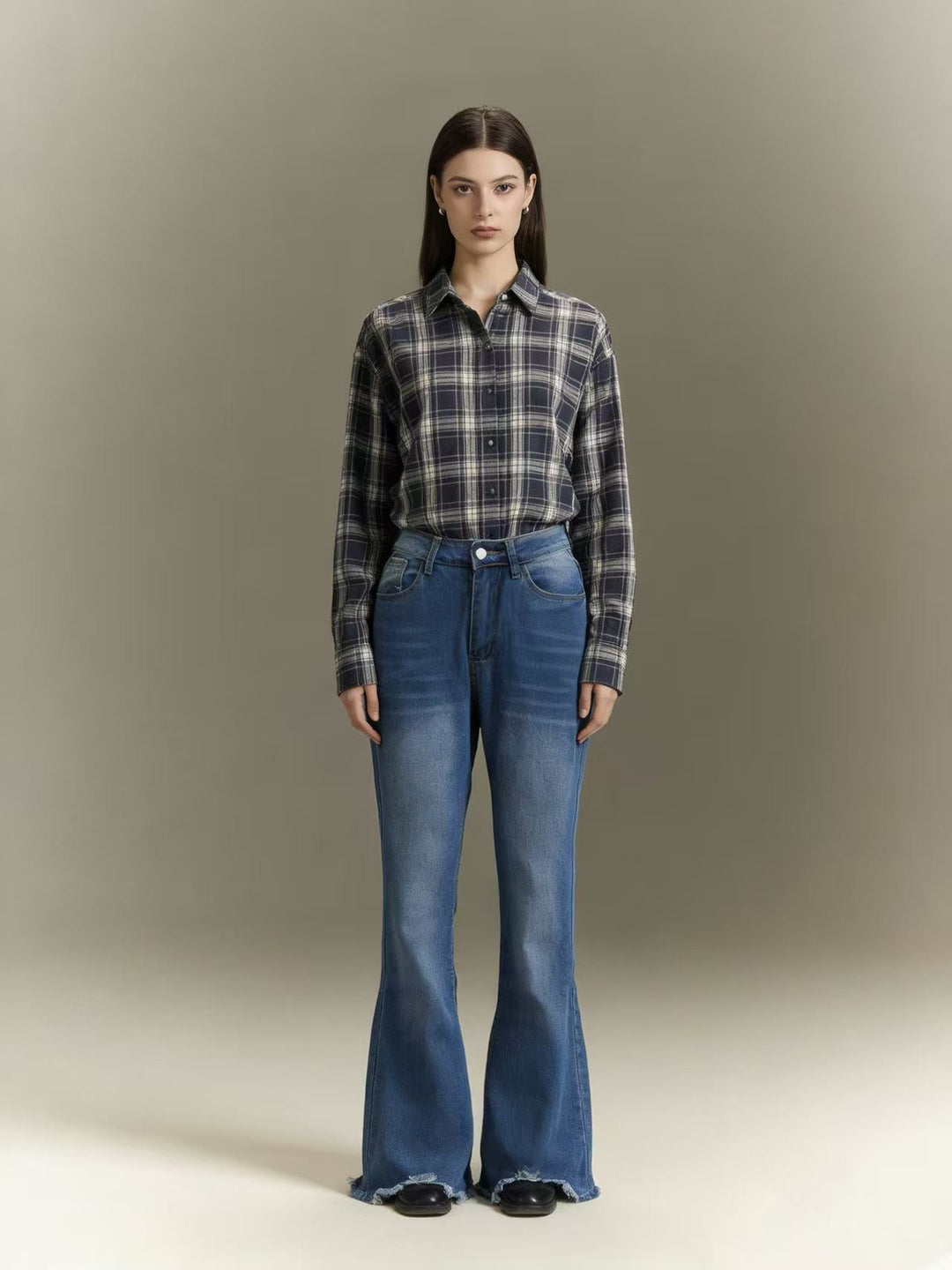 Damen Schlagjeans mit fransigem Saum