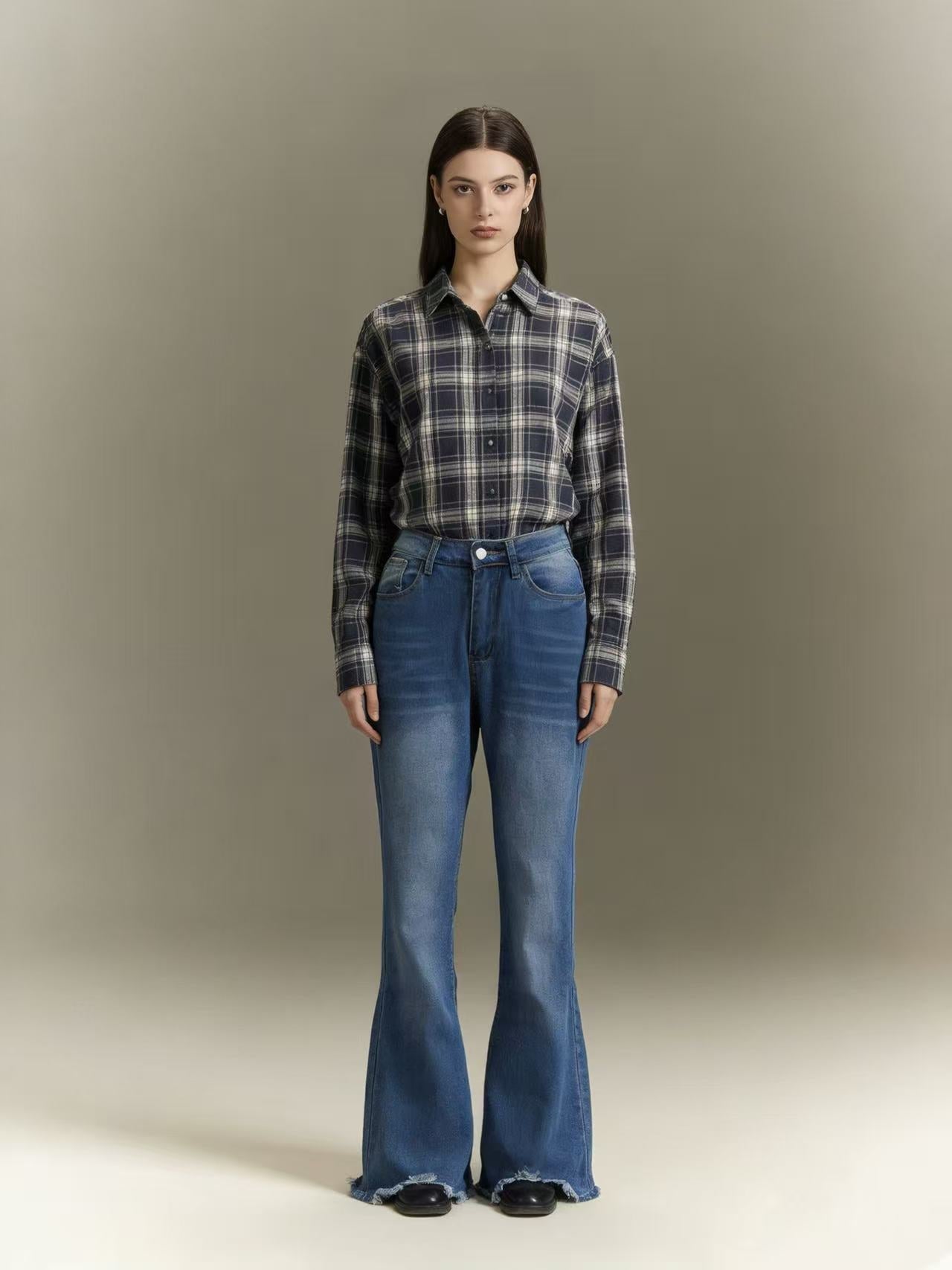 Damen Schlagjeans mit fransigem Saum
