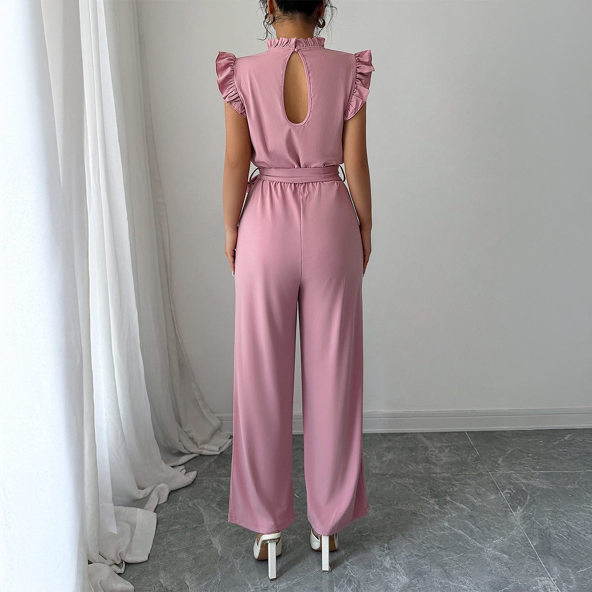 Damen Eleganter Jumpsuit mit Rüschendetails und Rückenausschnitt R&B