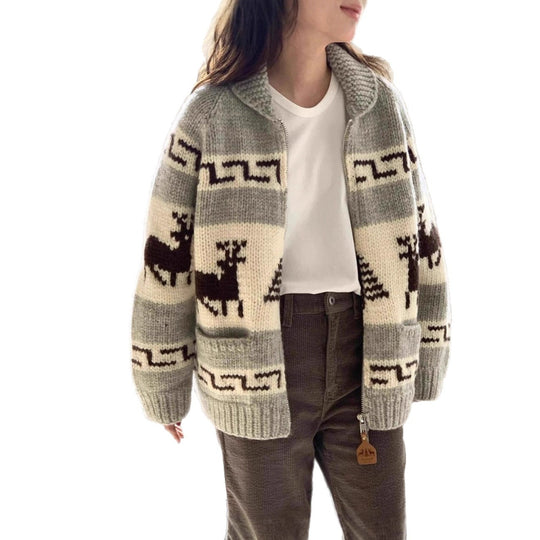 Damen Strickjacke mit auffälligem Rentier-Muster und hochwertiger Verarbeitung R&B