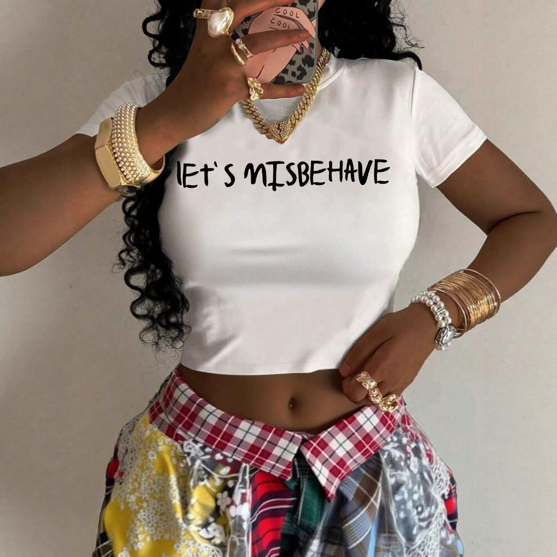 Damen Crop-Top mit aufregendem Statementdruck und figurbetontem Schnitt R&B