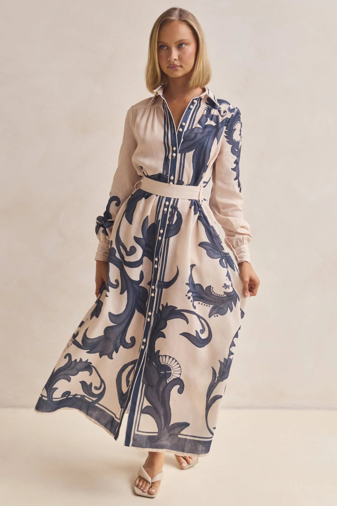 Damen Langarmhemdkleid mit floralen Akzenten und Taillengürtel R&B
