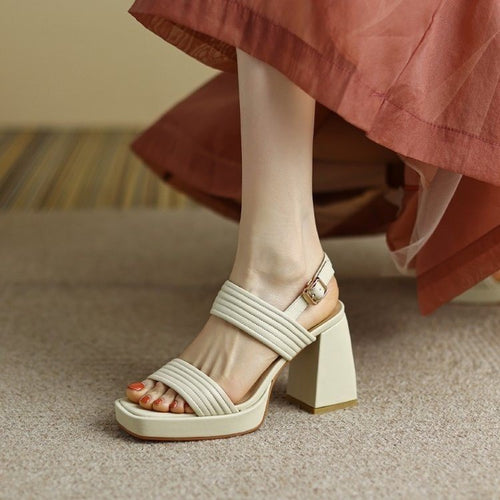 Damen Blockabsatzsandalen mit breiten Riemen und verstellbarem Schließen R&B