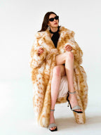 Damen Luxuriöser Oversized-Kunstfellmantel im Animal-Print
