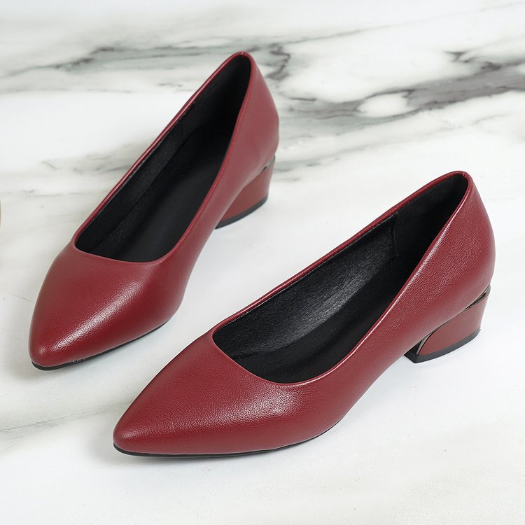 Damen Spitze Pumps mit niedrigem Blockabsatz und eleganter Form R&B