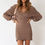 Damen Strickkleid mit überschnittenen Schultern und tailliertem Gürtel