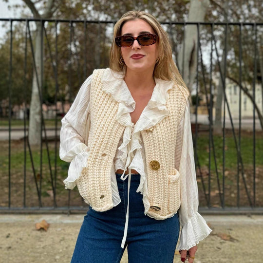 Damen Strickweste mit Taschen und dekorativen Knopfdetails R&B