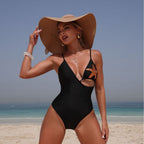 Damen Einteiler-Badeanzug mit asymmetrischem Cut-Out und funkelnder Applikation R&B