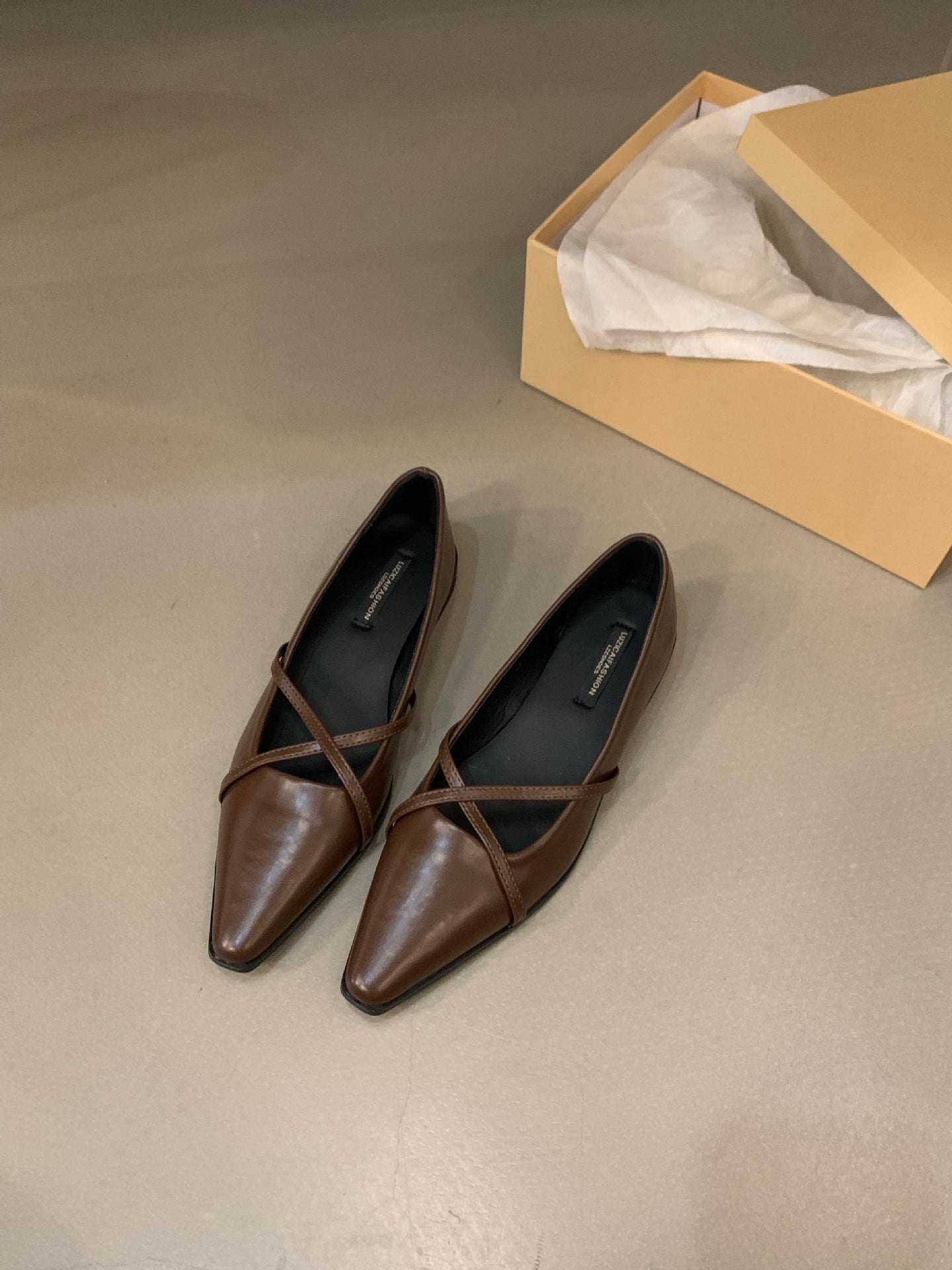 Damen elegante Ballerinas mit gekreuztem Riemchen R&B