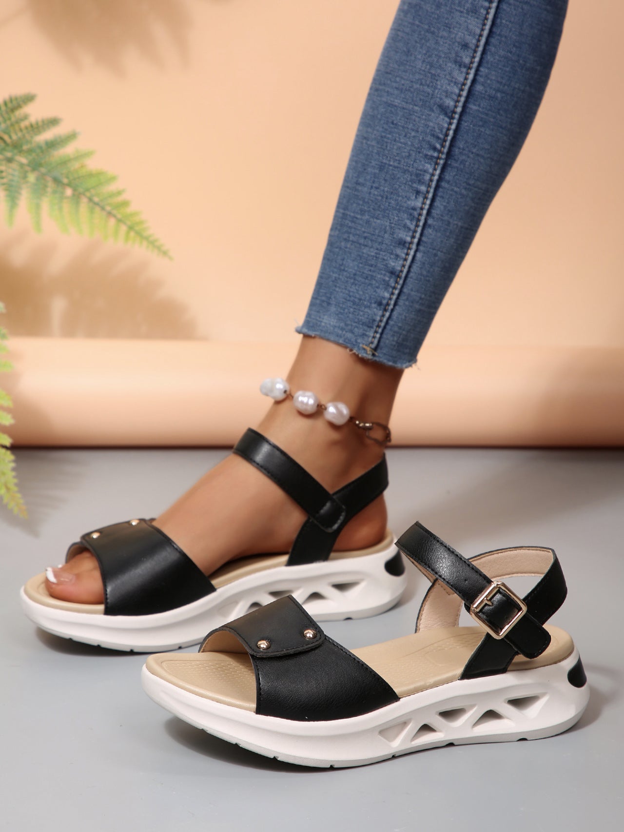 Damen Sportliche Sandalen mit bequemer Fußbettung und modischem Plateau R&B