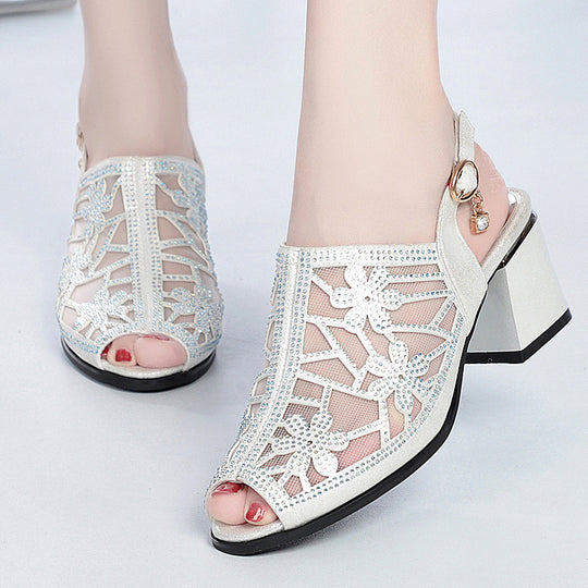 Damen Slingpumps mit modischer Blütenapplikation und funkelndem Schmuckdetail R&B