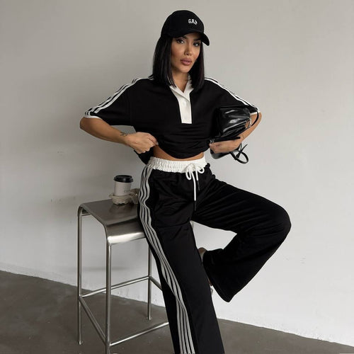 Damen sportliches Polo-Set mit kurzen Ärmeln und seitlichen Streifen R&B