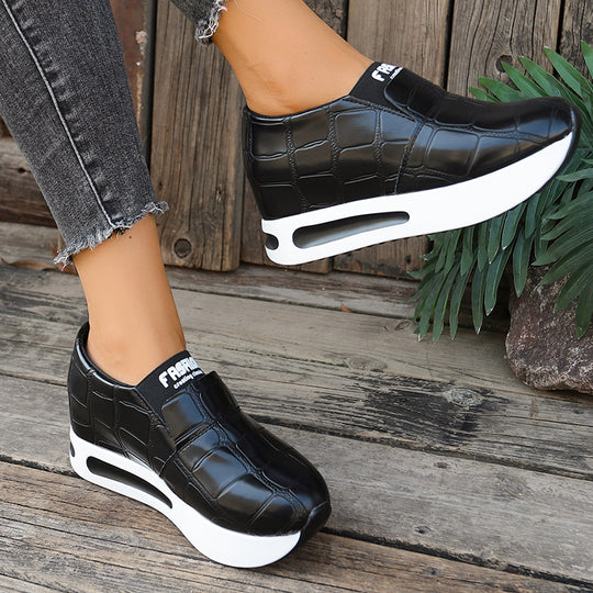 Damen Slip-On Sneaker mit luxuriösem Krokodil-Lederlook und bequemem Hochplateau R&B