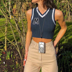 Damen cropped Strickoberteil mit V-Ausschnitt und Kabelmuster R&B