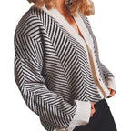 Damen Strickjacke mit modernem Zickzackmuster und kuscheligem Material R&B
