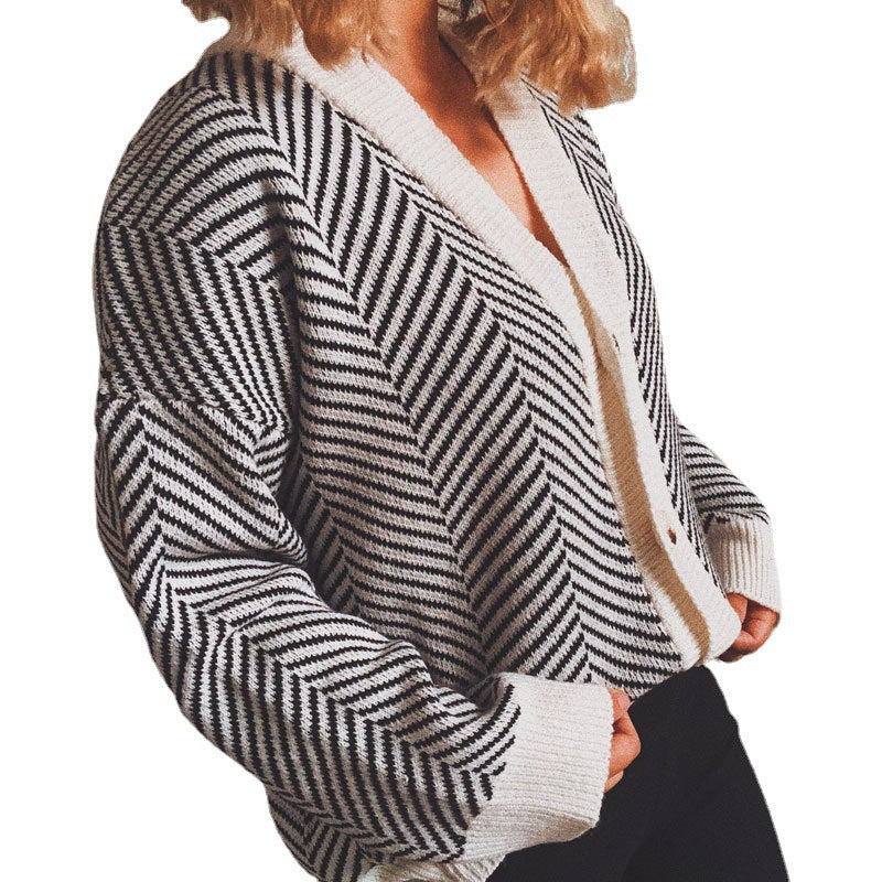 Damen Strickjacke mit modernem Zickzackmuster und kuscheligem Material R&B