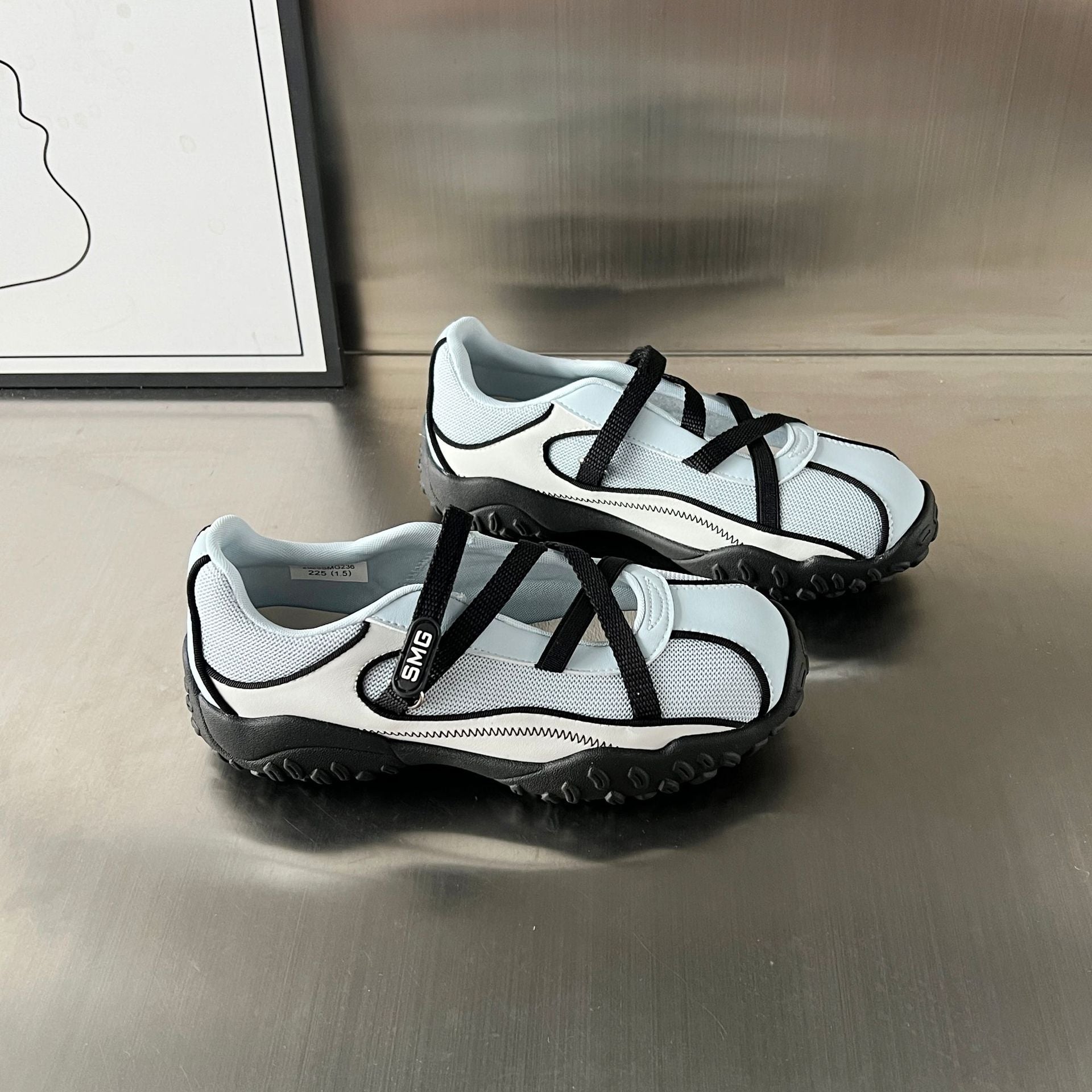 Damen Sportliche Sneaker mit innovativem Riemenverschluss und rutschfester Sohle R&B