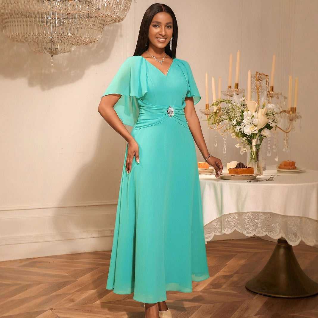 Damen elegantes Maxi-Kleid mit schickem Faltendesign und glamouröser Brosche R&B