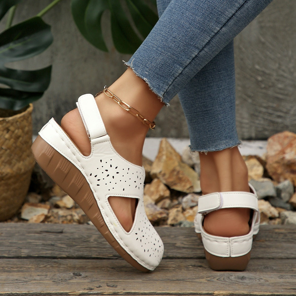Damen Wedge-Pantoletten mit geschlitztem Design und rutschfester Sohle