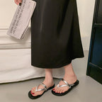Damen elegante Flip-Flops mit funkelndem Schmuckdetail EB