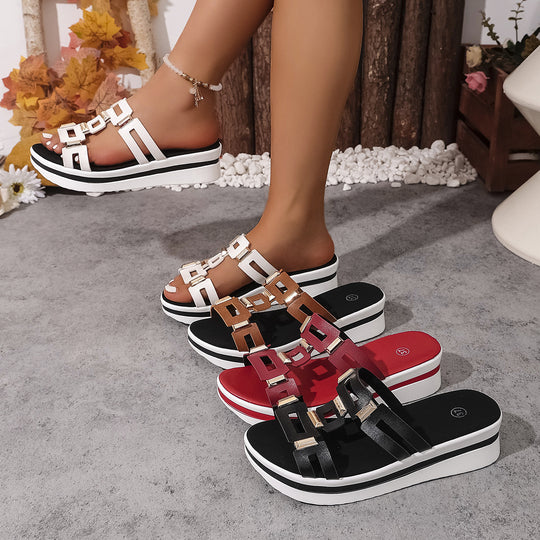 Damen Trendige Plateausandalen mit modischen Metallakzenten R&B