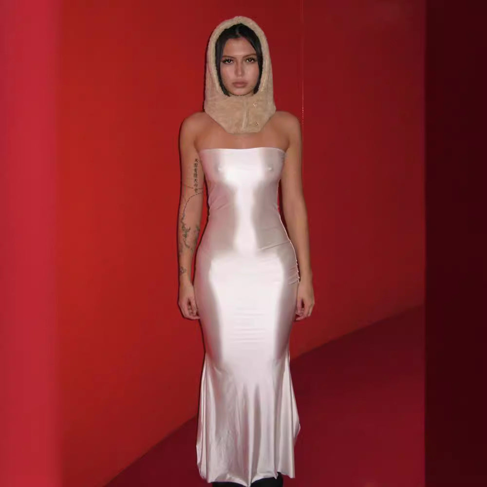 Damen figurbetontes Satin Maxi-Kleid mit schulterfreiem Design und einzigartigem V-Ausschnitt R&B