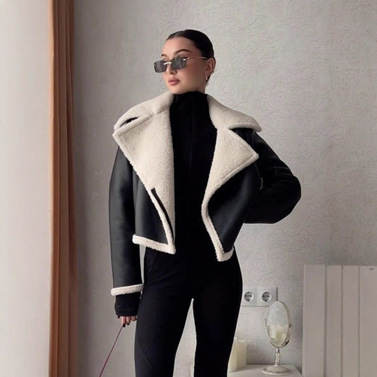 Damen Kunstfell-Bikerjacke mit gefüttertem Kragen und seitlichem Reißverschluss R&B