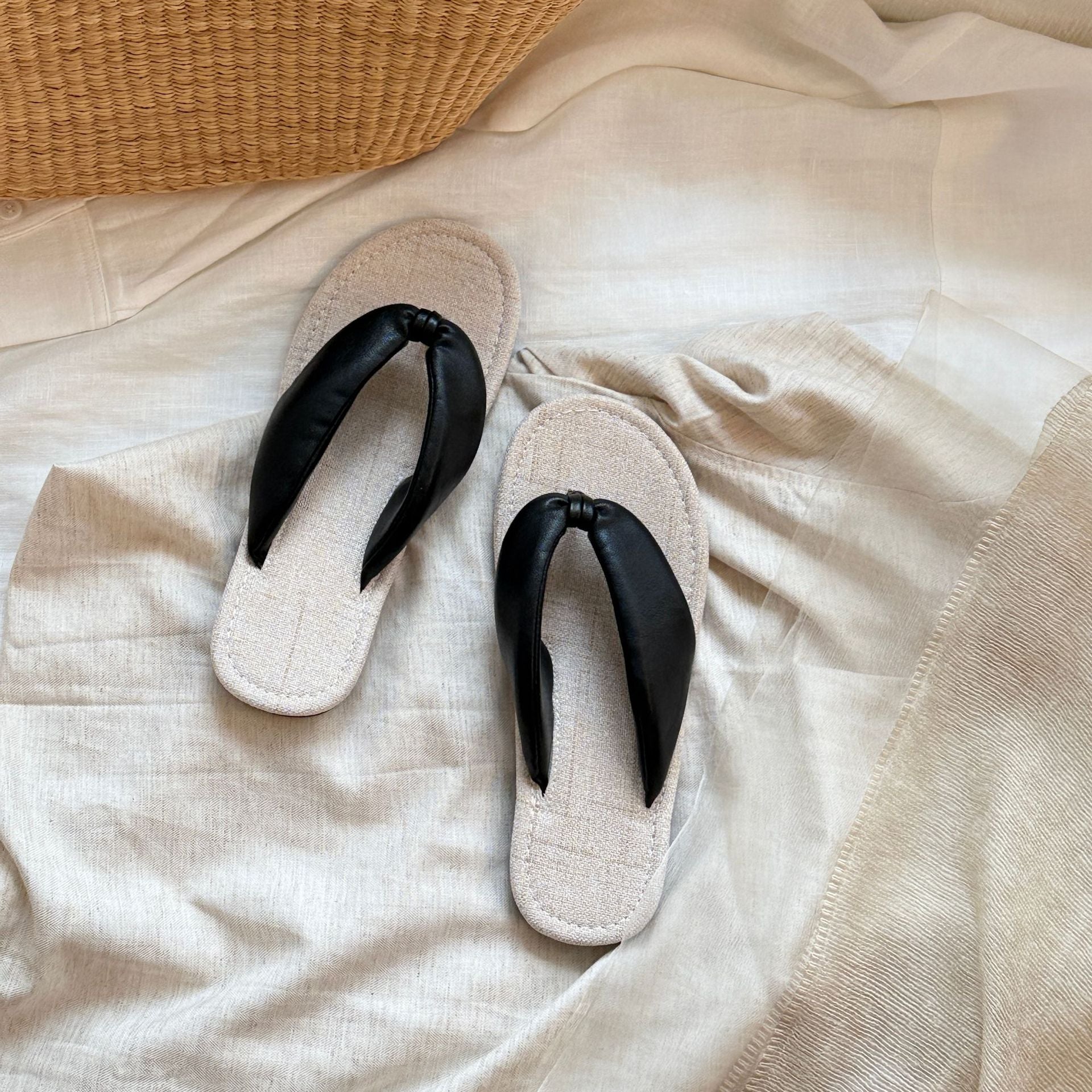 Damen Zehentrenner-Sandalen mit stylischem Riemendesign und komfortablem Fußbett