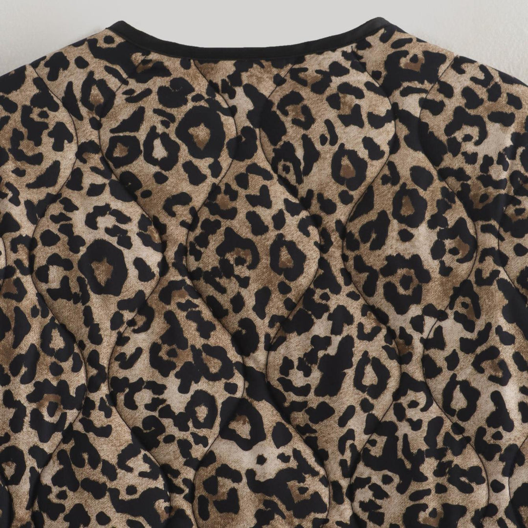 Damen Steppjacke mit modernem Leo-Print und praktischen Taschen R&B