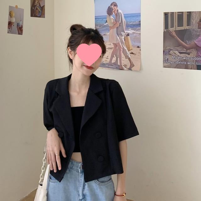 Damen Kurzblazer mit doppelter Knopfleiste und modischer Schnittführung