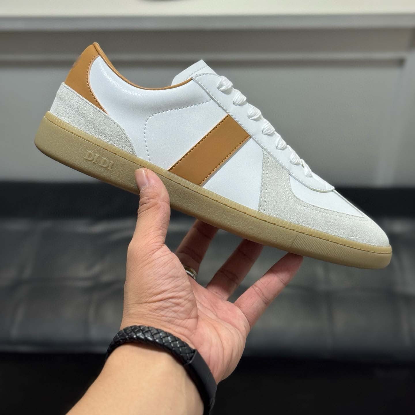 Damen Sportliche Sneakers mit modernem, atmungsaktivem Obermaterial R&B