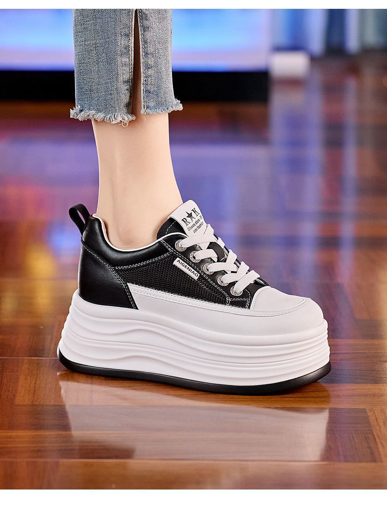 Damen Sportliche Plateausneaker mit atmungsaktiver Obermaterialkombination