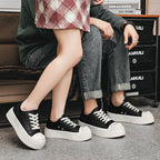 Damen modische Plattform-Sneaker mit lackiertem Obermaterial und klassischem Schnürsystem