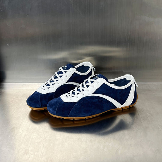 Damen Sportliche Sneakers aus hochwertigem Wildleder mit innovativer Sohlenkonstruktion R&B