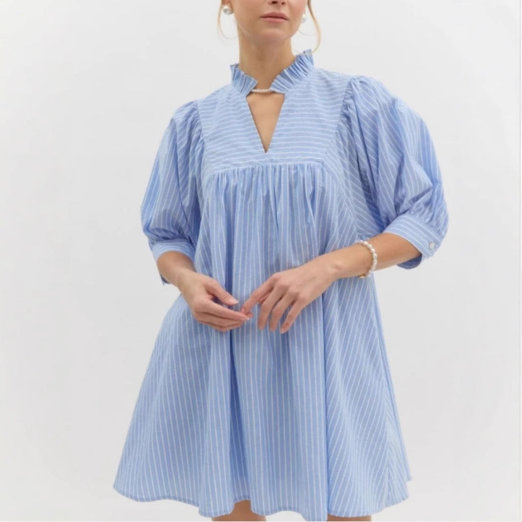 Damen Kurzarm Kleid mit modernem Stehkragen und Volant-Detail R&B
