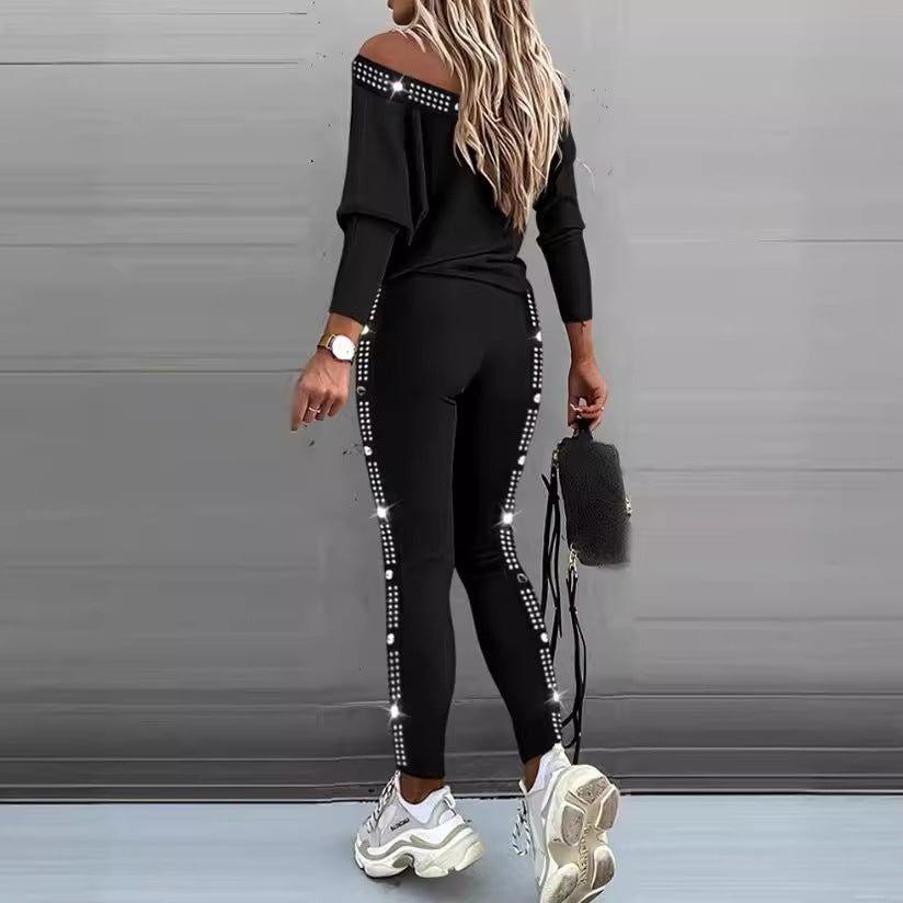 Damen Trendiges Freizeit-Outfit mit Off-Shoulder Oberteil und dekorativen Steinchen R&B