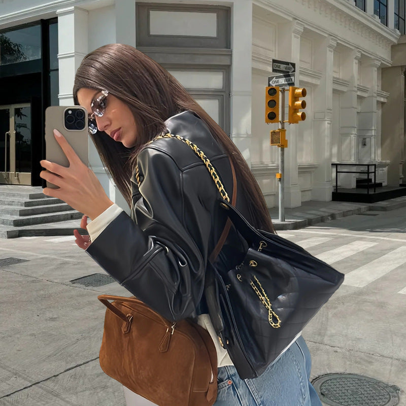 Damen Edle Kunstlederjacke mit modernem Stehkragen und kontrastierenden Nähten R&B