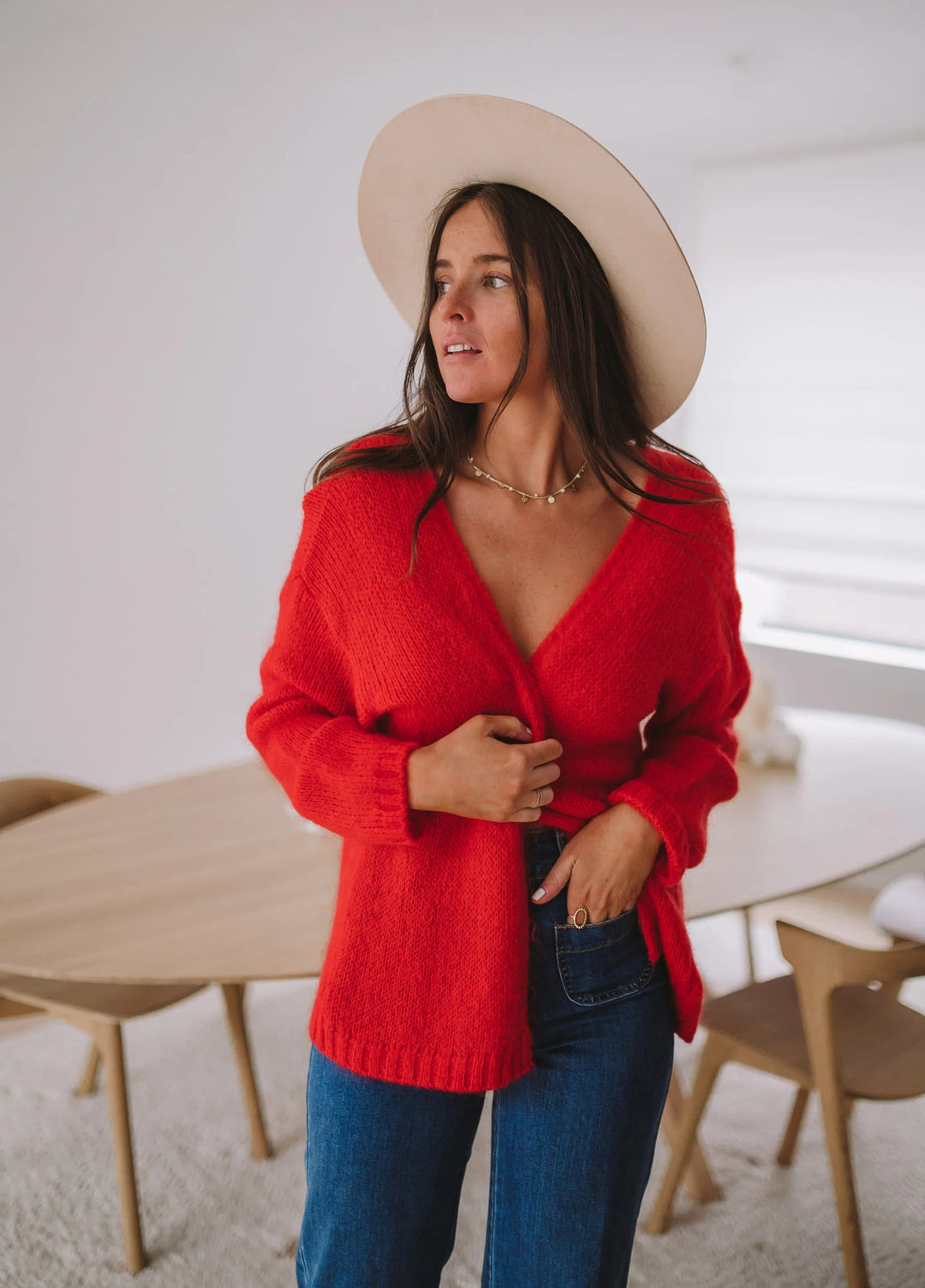 Damen lässiger Pullover mit offener Schulter und weichem Strickmuster R&B
