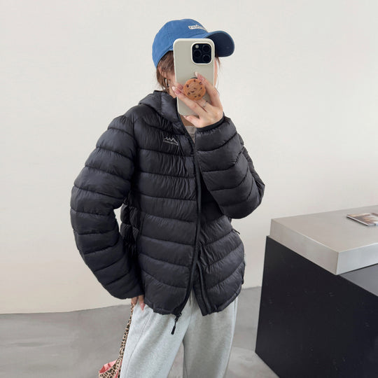 Damen ultraleichte Pufferjacke mit abnehmbarer Kapuze und elastischem Saum R&B